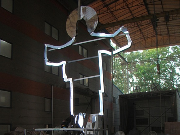 가공 판을 이용하여 조립 작업